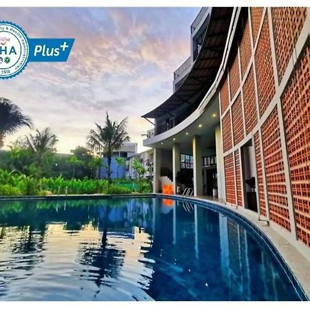 Atom Phuket Hotel -Sha Plus Nai Yang Bagian luar foto